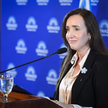 Villarruel otorga un bono de $500 mil a empleados del Senado