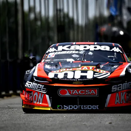 Agustín Canapino voló en La Plata, se quedó con la pole y va por el título del TC