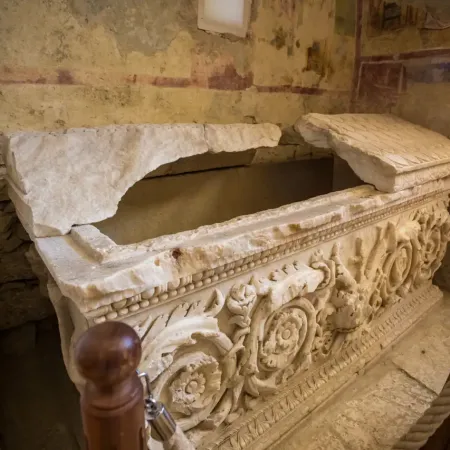 Papá Noel y sus restos en disputa: qué hallaron en la antigua iglesia de Demre