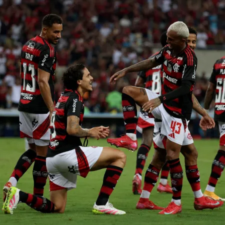 Flamengo y Cruz Azul de México juegan por la Copa Intercontinental 2025