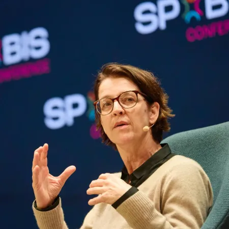 Quién es Tatjana Haenni, la primera mujer CEO en un club de la Bundesliga