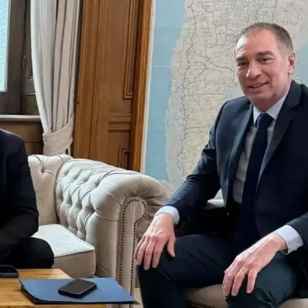 Ley de Glaciares en la mira: qué negocia el Gobierno con Sáenz, Jalil y Orrego