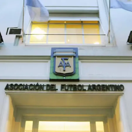 AFA, Sur Finanzas y Rafecas: cómo se cruzan las causas que sacuden al fútbol argentino