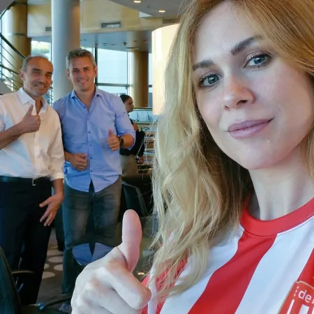 Lemoine ya es de Estudiantes y posó con los Menem a horas de la final