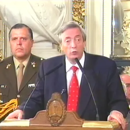 La decisión de Néstor Kirchner con el FMI que hoy une a La Cámpora y Larroque