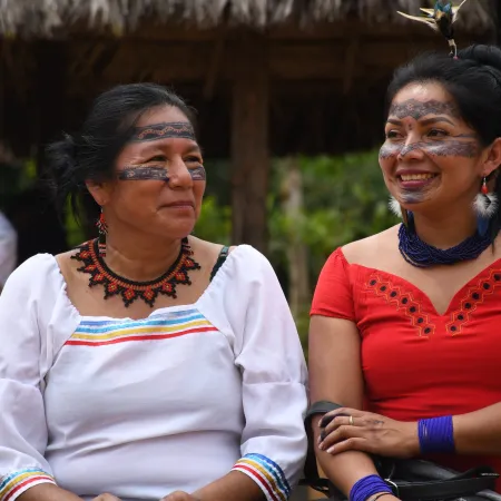 Quito borra el kichwa de sus calles: qué hay detrás del silencio en Ecuador