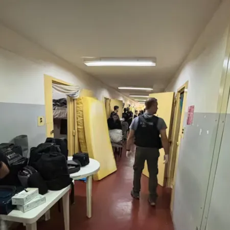 Allanaron la cárcel de Villa María: drogas sintéticas, celulares y varios elementos prohibidos