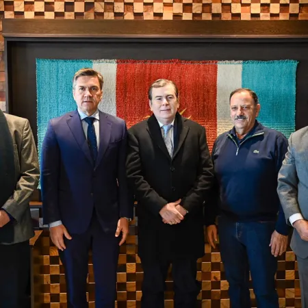 Con Zamora a la cabeza, gobernadores aliados y opositores piden subsidios a Milei