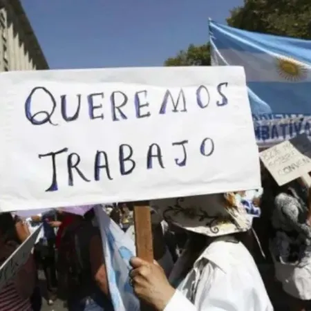 La desocupación bajó al 6,6%, pero subió la informalidad