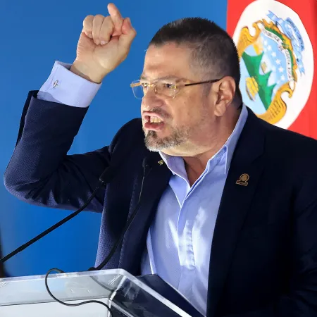 Costa Rica al límite: la jugada en el Congreso que dejó la inmunidad de Rodrigo Chaves