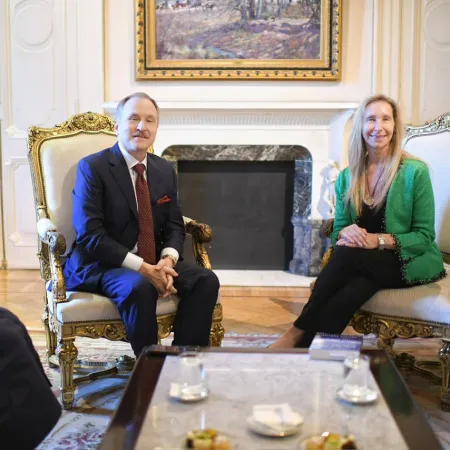 Karina Milei se reúne con el embajador Peter Lamelas y profundiza el pacto con Washington