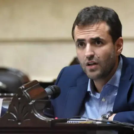 Imputaron al exdiputado K Emiliano Estrada por uso de fondos públicos para operar políticamente