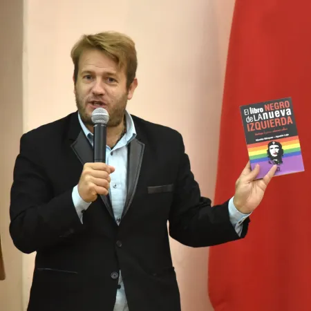 El biógrafo de Milei recordó su pasado como futbolista con un polémico posteo