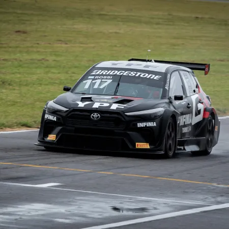Matías Rossi salió campeón del TC2000 y Ponce de León se quedó con la carrera