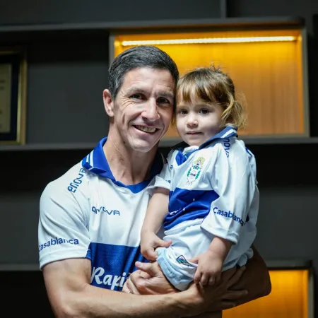 Volver a casa: el emotivo regreso de Nacho Fernández a Gimnasia