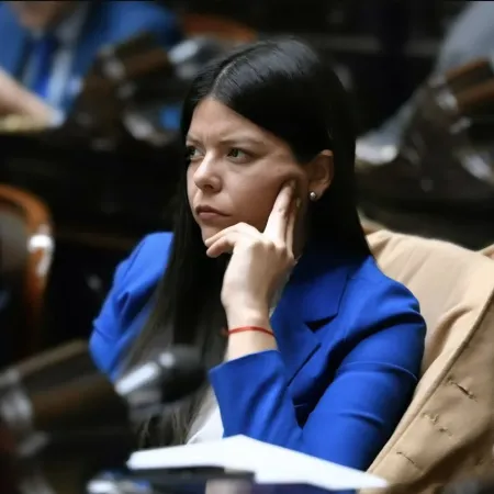 Quién es Emilia Orozco, la senadora de Milei que truchó una oficina del Senado