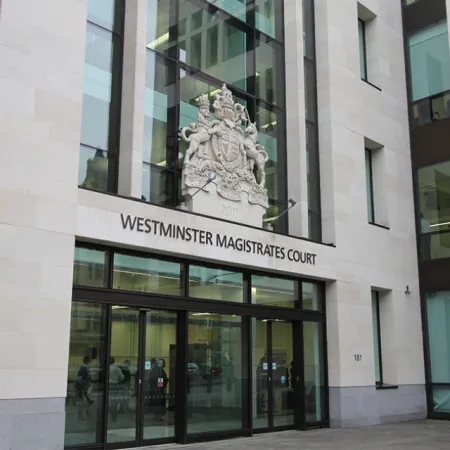 Reino Unido: seis hombres enfrentan más de 60 cargos sexuales por ataques continuados