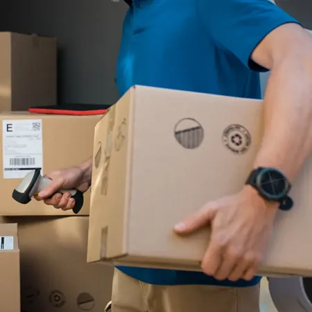 ARCA actualizó el régimen para compras del exterior: tributos, controles y formulario