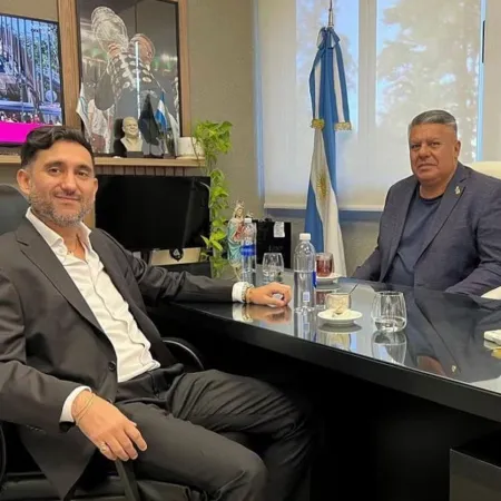 Allanamiento en la casa de la madre de Vallejos: qué buscan sobre Sur Finanzas y dólares