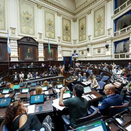 Reforma política bonaerense rumbo a 2027: boleta única, PASO y una interna feroz