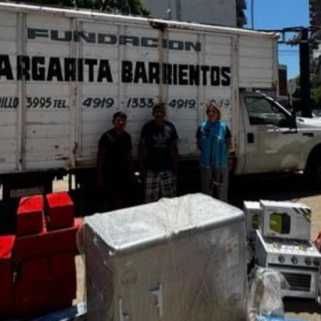 Papá Noel pasó antes y dejó productos decomisados en la Fundación Margarita Barrientos y en el Hospital Garrahan