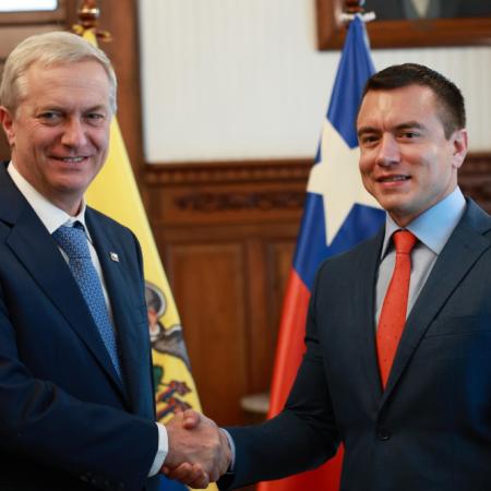 Antes de asumir, José Antonio Kast sorprende en Quito con un guiño a Daniel Noboa
