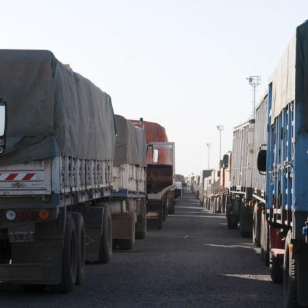 Súper cosecha de trigo: la SRA alertó por embotellamientos y demoras en puertos