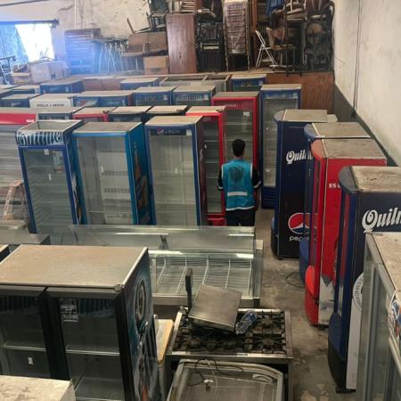 "Operación Freezer": recuperan 58 heladeras cerveceras que se vendían ilegalmente en Villa Devoto