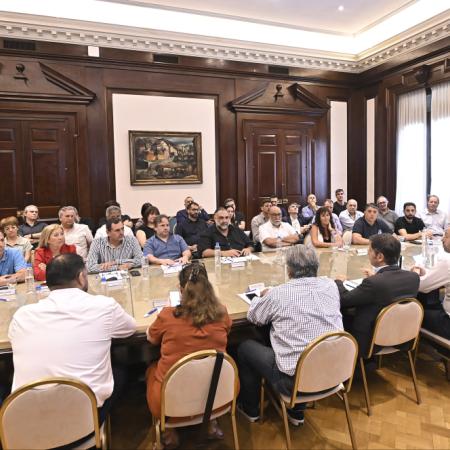 Paritaria 2025 abierta: qué les prometió Kicillof a los gremios bonaerenses