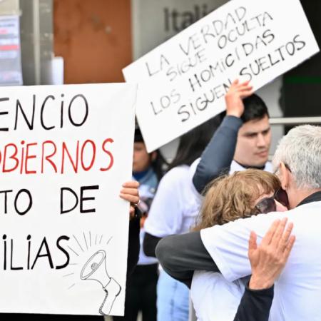 Familiares de víctimas del fentanilo contaminado marchan en La Plata y Rosario por justicia