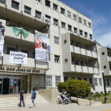 Un custodio fue baleado en el pecho mientras vigilaba una fábrica: está en grave estado