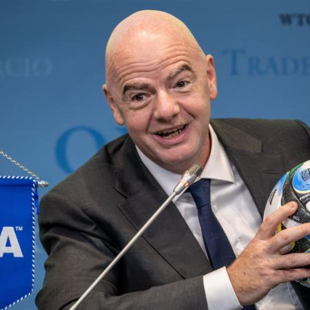 Gianni Infantino impulsa cambiar la regla del offside en el fútbol