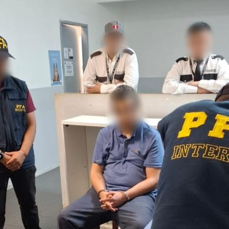 La Federal extraditó a dos prófugos con pedido internacional por abuso sexual agravado