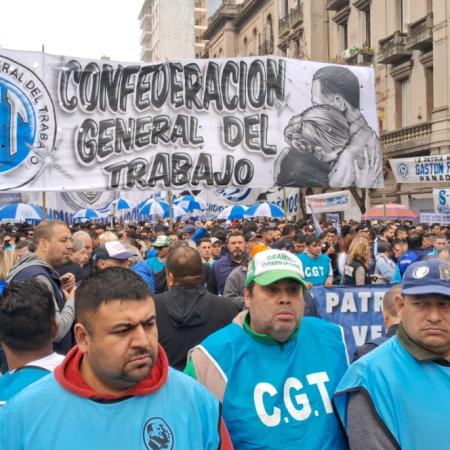 Javier Milei, la CGT y la reforma laboral postergada: el plan que se cocina para febrero