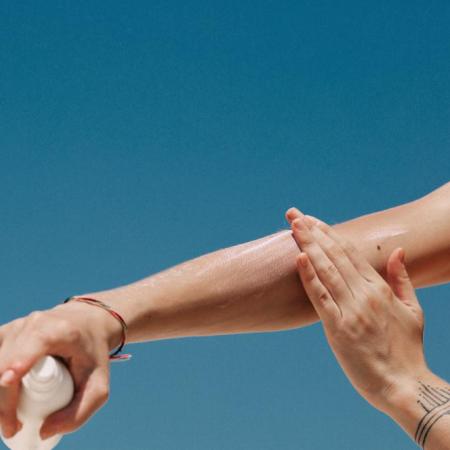 LALCEC advierte a pacientes con cáncer: qué cuidados tener al exponerse al sol