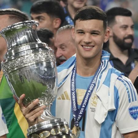 Valentín Carboni, refuerzo de lujo para Racing en 2026