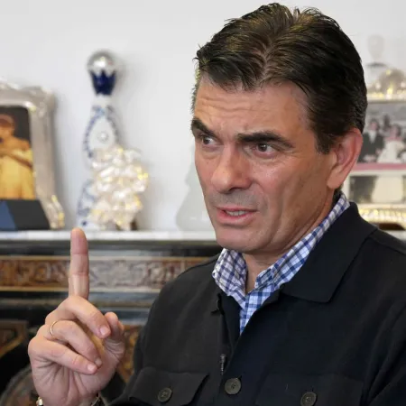 Rodrigo Paz mueve fichas desde el exterior y deja al vicepresidente en un papel incómodo