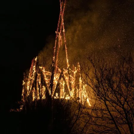 Caos en Países Bajos por Año Nuevo deja dos muertos e iglesia histórica destruida