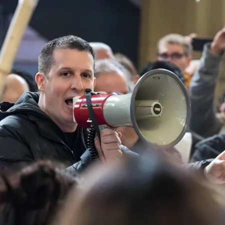 Juicio político a Milei: el duro anuncio de un diputado K tras la caída de Maduro