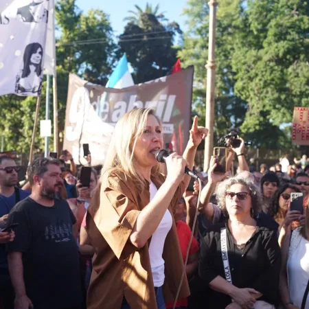 Bregman y grupos del PJ: cómo fue la marcha a la embajada de EE.UU. por Maduro