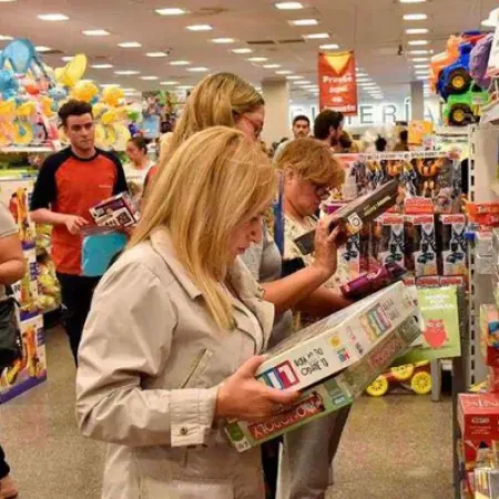 Reyes Magos con regalos más chicos: subieron las ventas, pero cayó fuerte el gasto