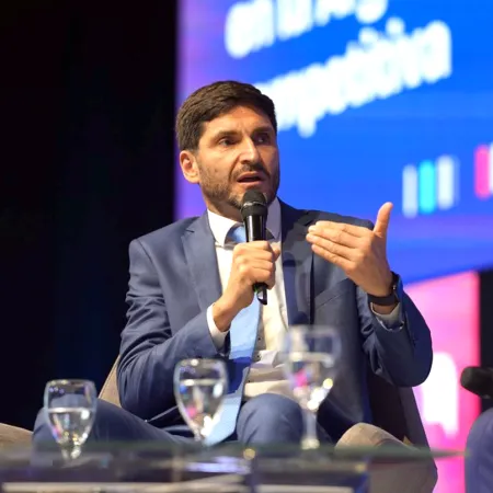 Pullaro contra el ausentismo: el nuevo control para estatales de Santa Fe