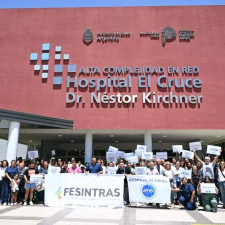 ¿Privatiza 5 hospitales? El "modelo español" que Milei planea en PBA