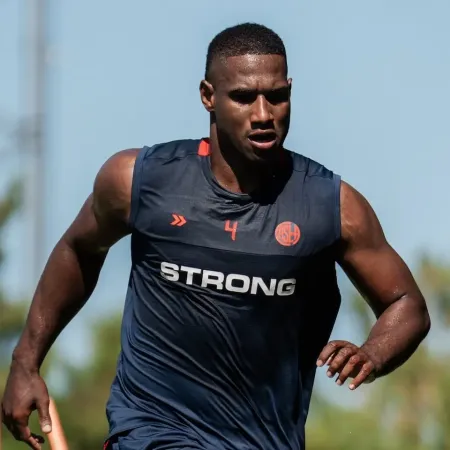 La polémica postura de Jhohan Romaña: presiona para salir de San Lorenzo e ir a River