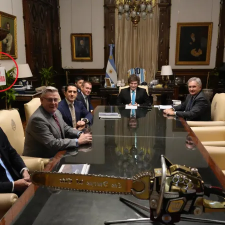 Milei, Estudiantes, Verón y una frase de Messi: cambios en el despacho presidencial