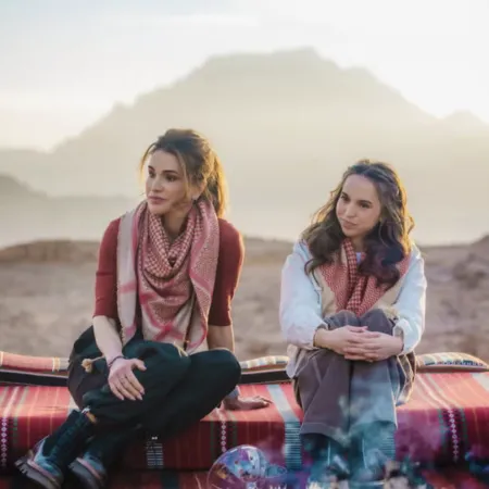 Reina Rania y Princesa Salma recorren Wadi Rum en Jordania y destacan su belleza