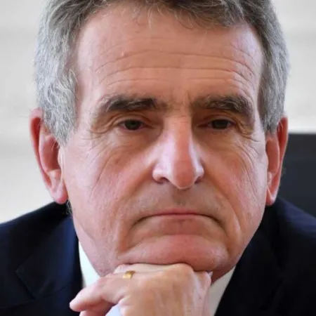 Detenciones sin orden y FF.AA. en los barrios: qué teme Rossi con la nueva SIDE