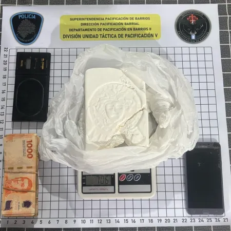 Cayó una red de narcomenudeo en la 1-11-14: siete detenidos y un ladrillo de cocaína de alta pureza