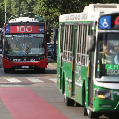 Colectivos en riesgo en todo el país: qué decidió la UTA y qué puede pasar