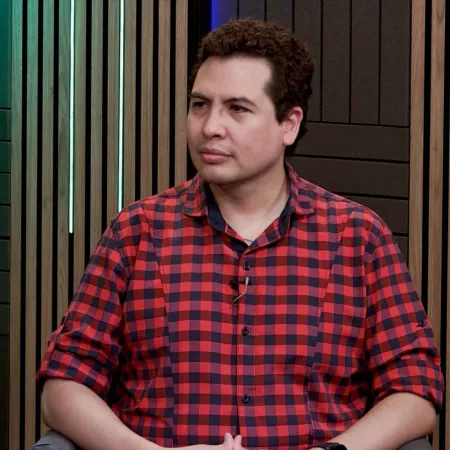 Jonatan Baldiviezo: “Hoy un extranjero puede comprar y cerrar ríos y lagos en Argentina”